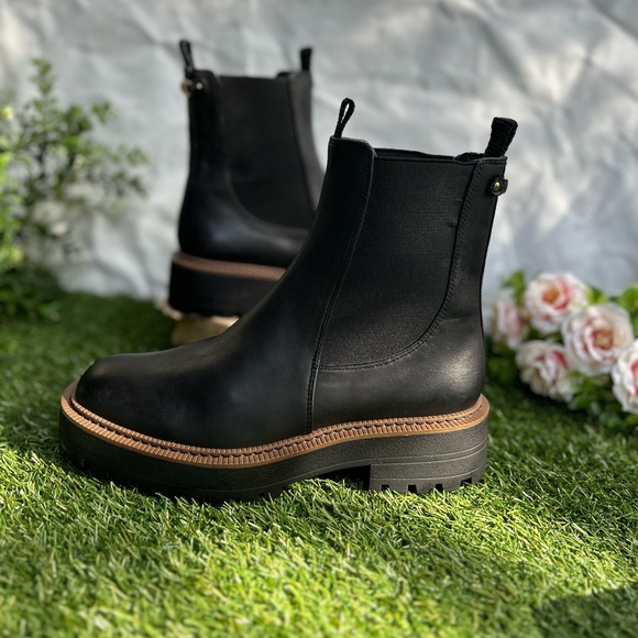 EDELMAN
Laguna Chelsea boots black size 7.5 gently used
$205 - Picture 7 of 16